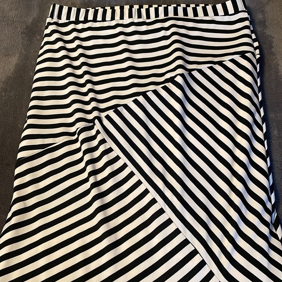 M.I.K.O striped maxi skirt - Picture 2 of 2